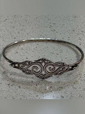 Retired James Avery Sterling Silver Swirl Scroll Bracelet
